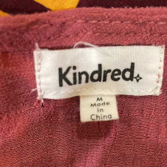 Kindred Size Medium top front is a double layer for modest 3/4 sleeves red - Picture 12 of 12